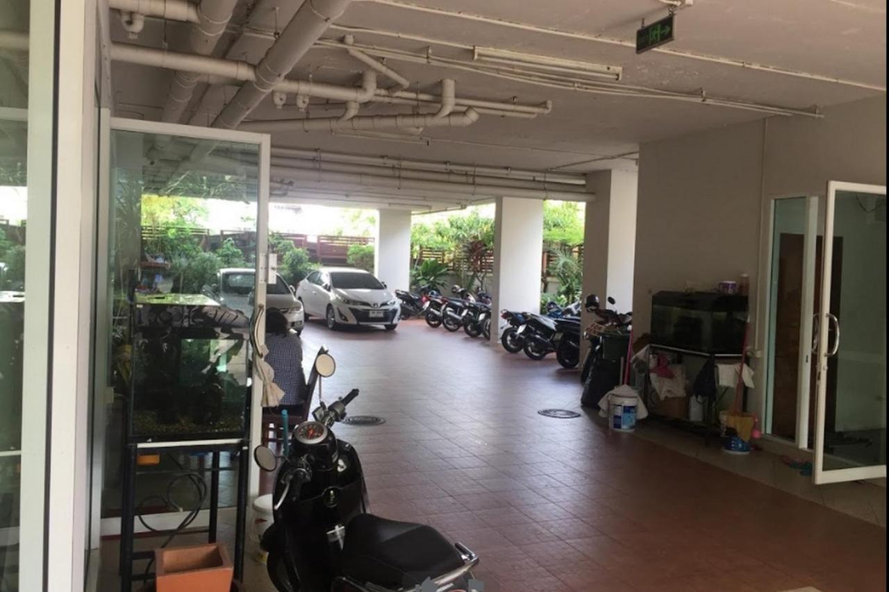 Oyo 1097 Thep Apartment Pattaya Exteriör bild