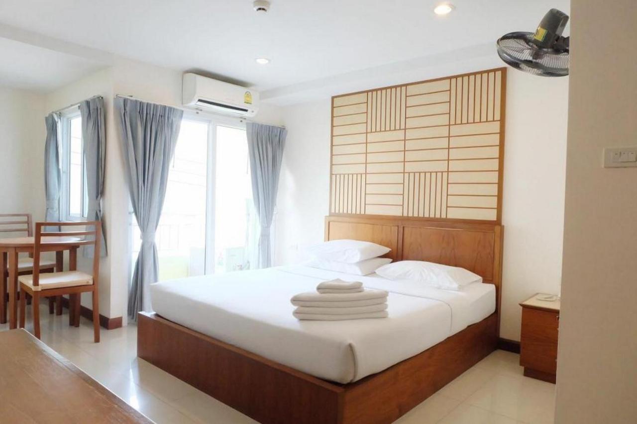 Oyo 1097 Thep Apartment Pattaya Exteriör bild