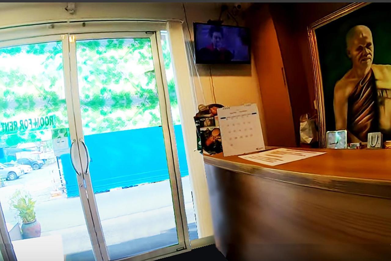 Oyo 1097 Thep Apartment Pattaya Exteriör bild