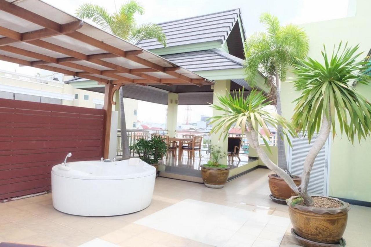 Oyo 1097 Thep Apartment Pattaya Exteriör bild